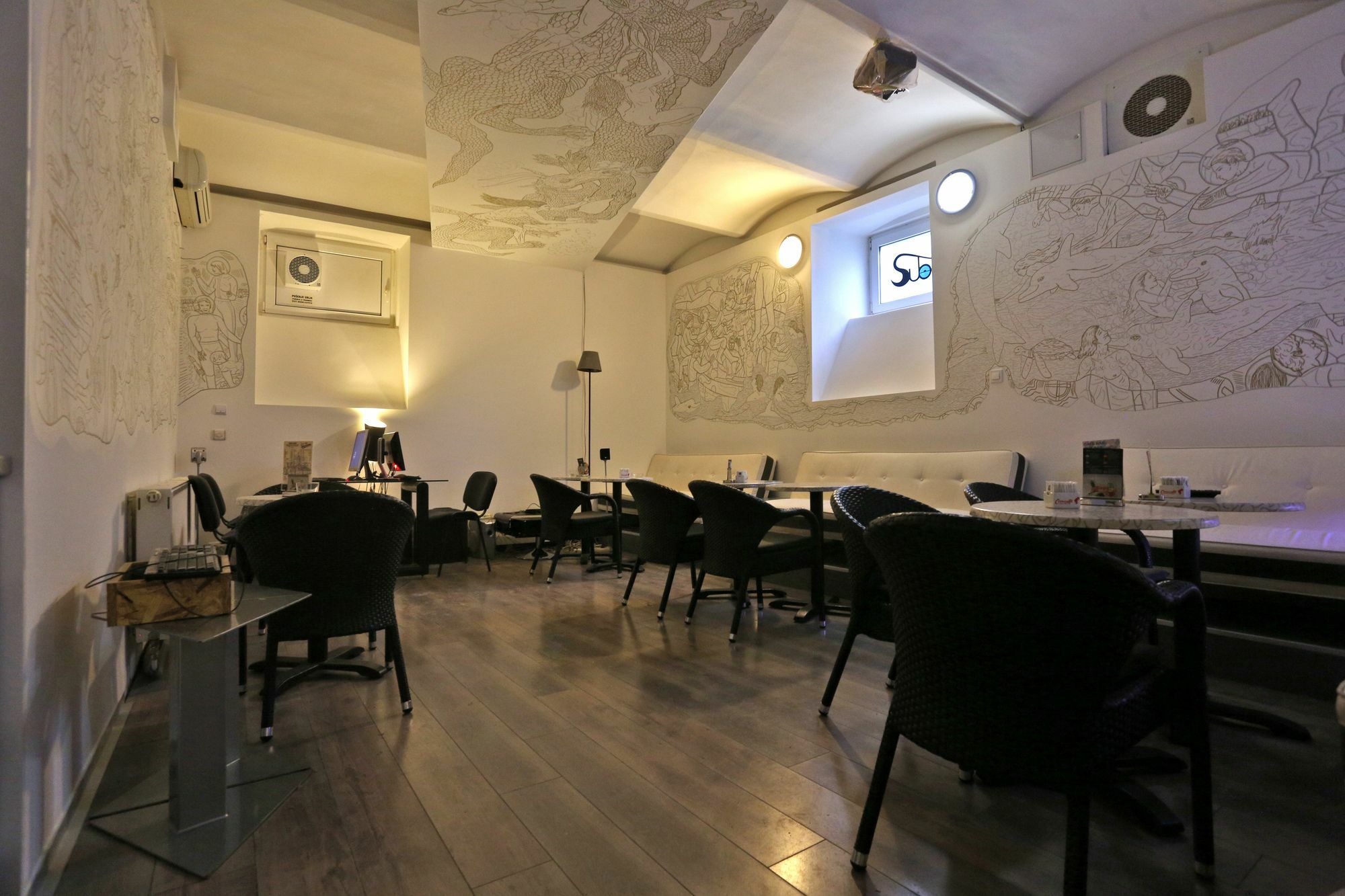 Subspace Hostel Zagreb Ngoại thất bức ảnh