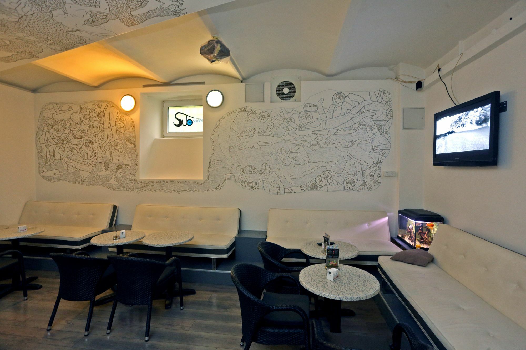 Subspace Hostel Zagreb Ngoại thất bức ảnh